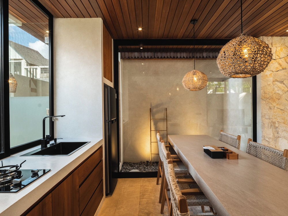 Blacksand Villas Echo Beach