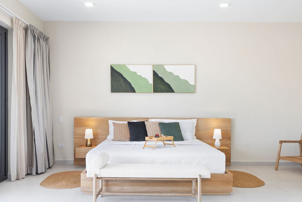 High-end Villa Walk to Beach Pool Ocean View