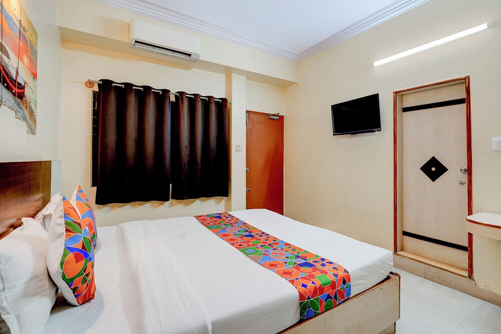 Fabhotel Madhura Residency