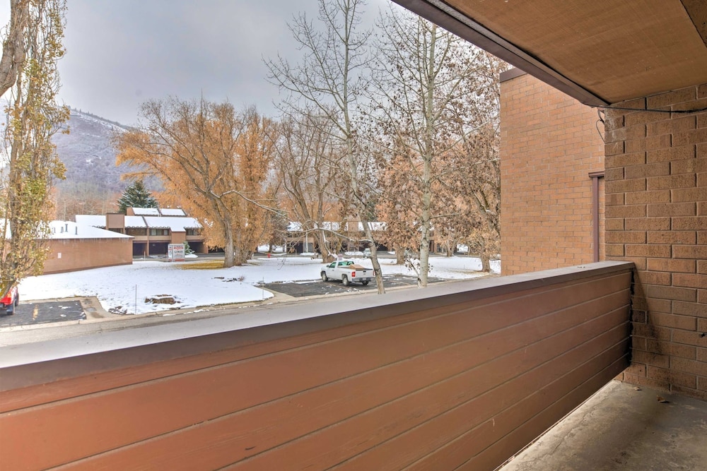 Parkside Loft by Avantstay Walk to Ski Lifts Town Pool Hot Tub Access