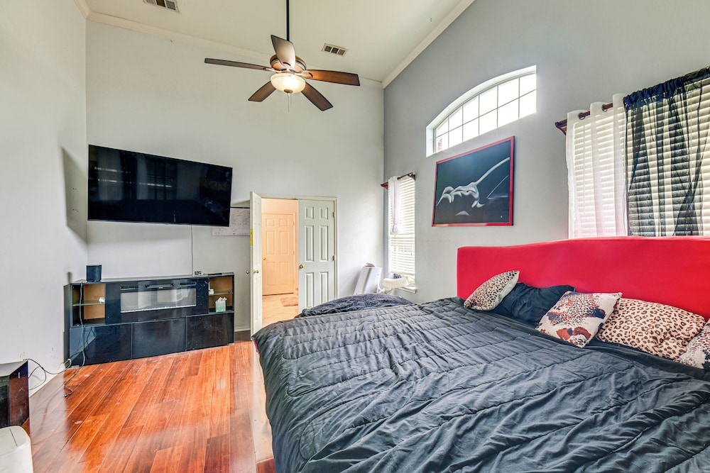 Shop, Play & Explore: Family Home in Allen