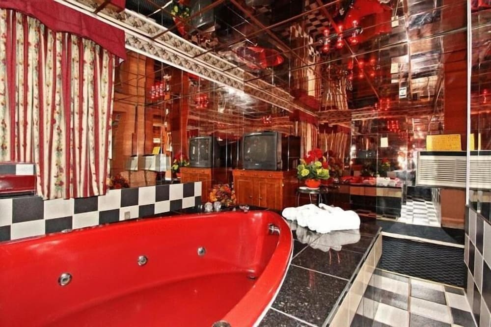 Regal Inn  Suites - Property Image 12