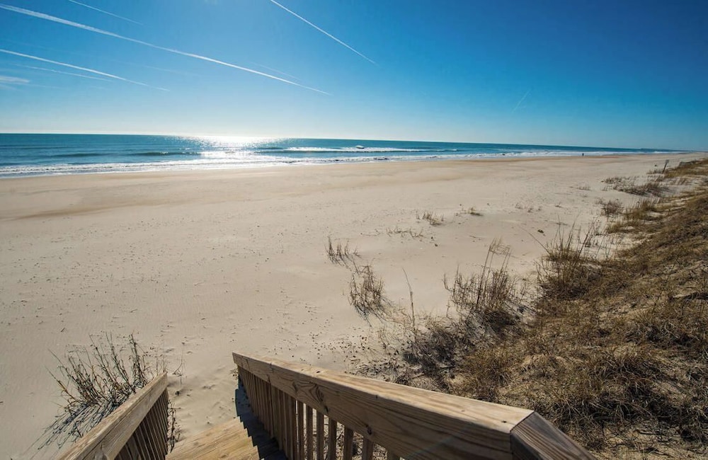 Queens Grant by Topsail Realty