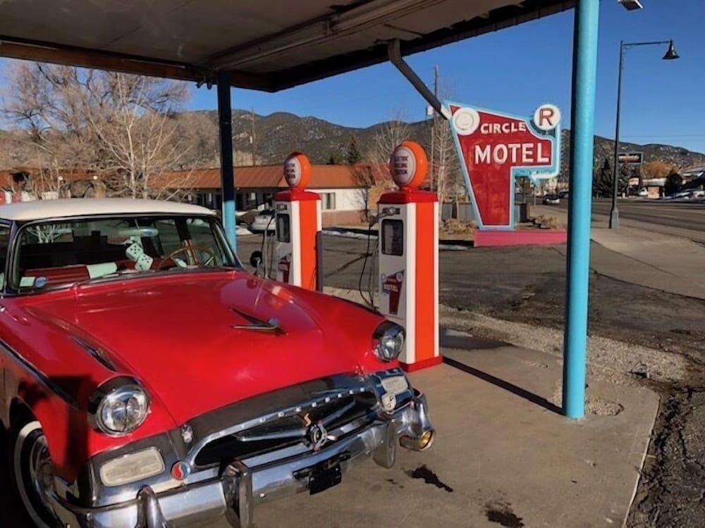 Circle R Motel