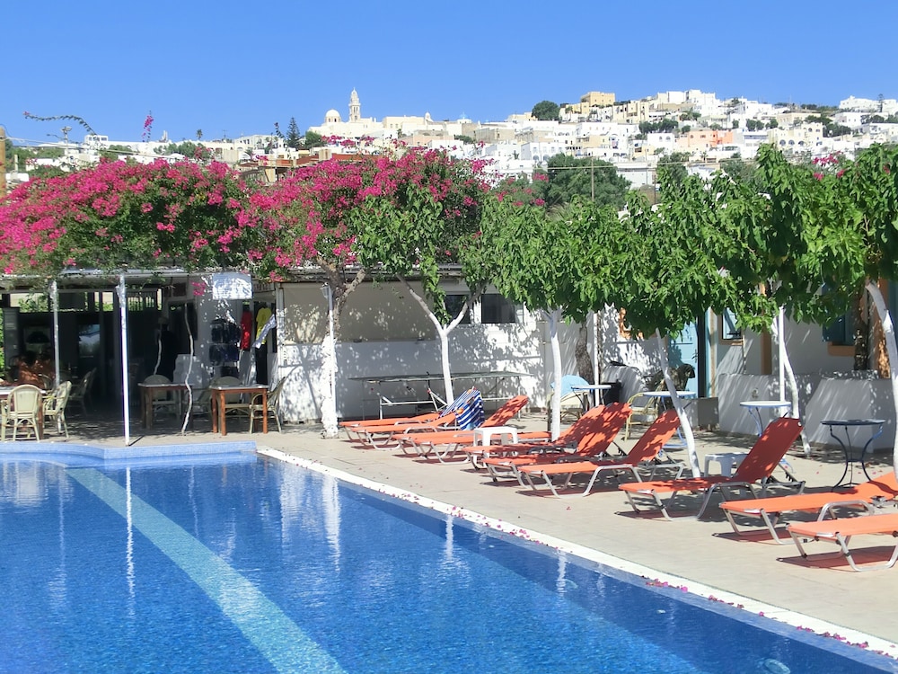 Santorini Camping & Hostel