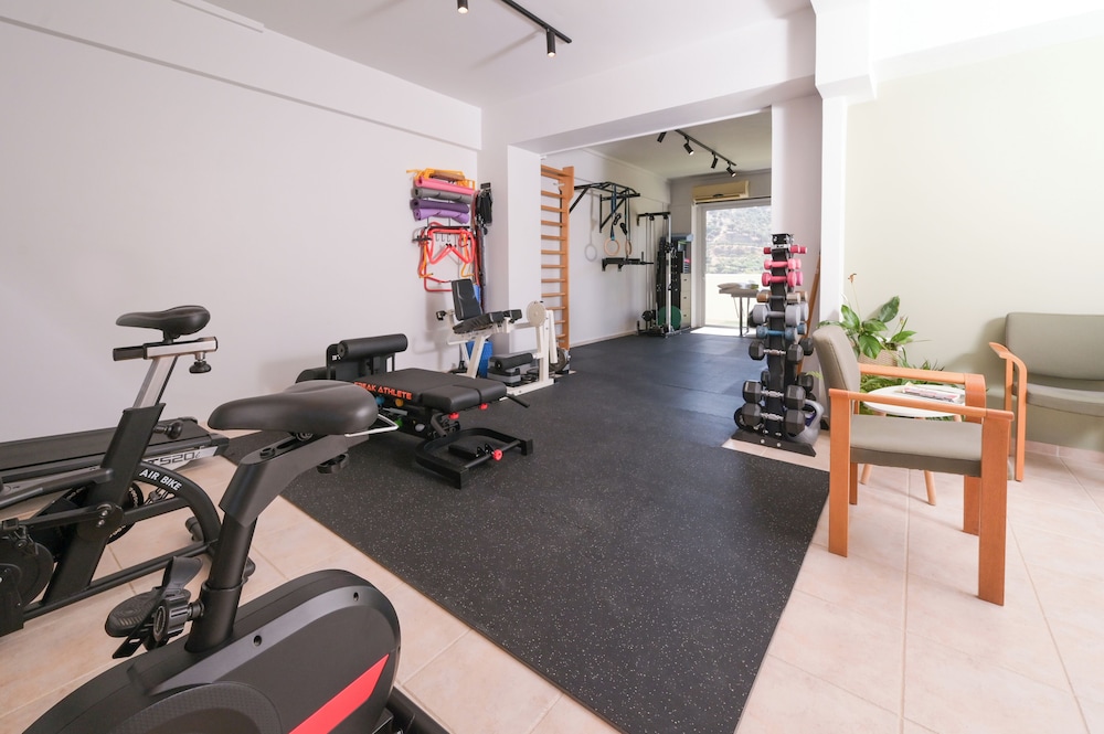 Antonis Apts - Physio Fitness Retreats