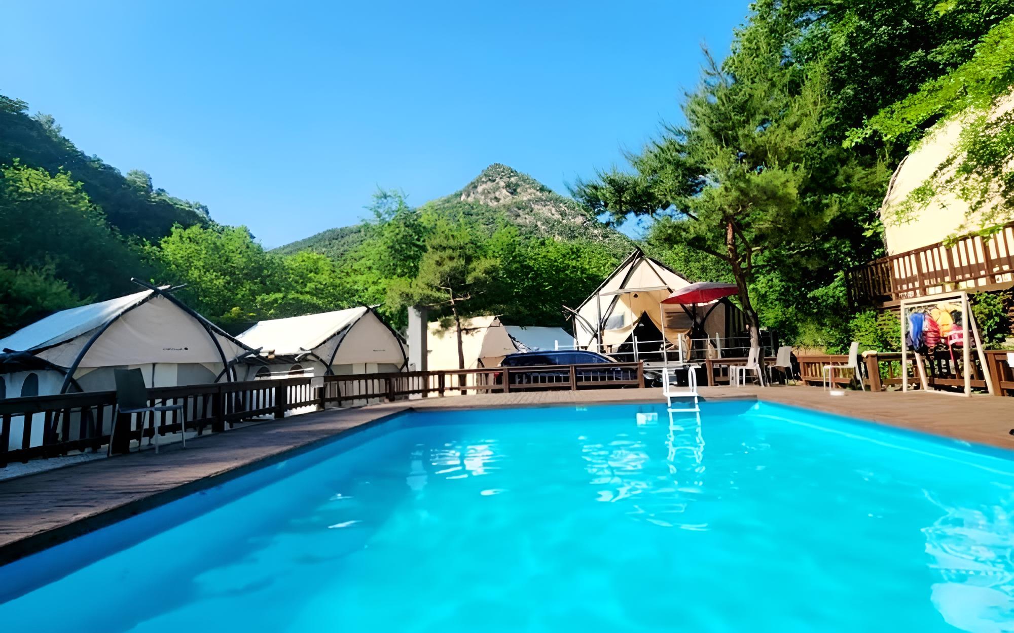 Hongcheon Coco Vivaldi Glamping Caravan view 4