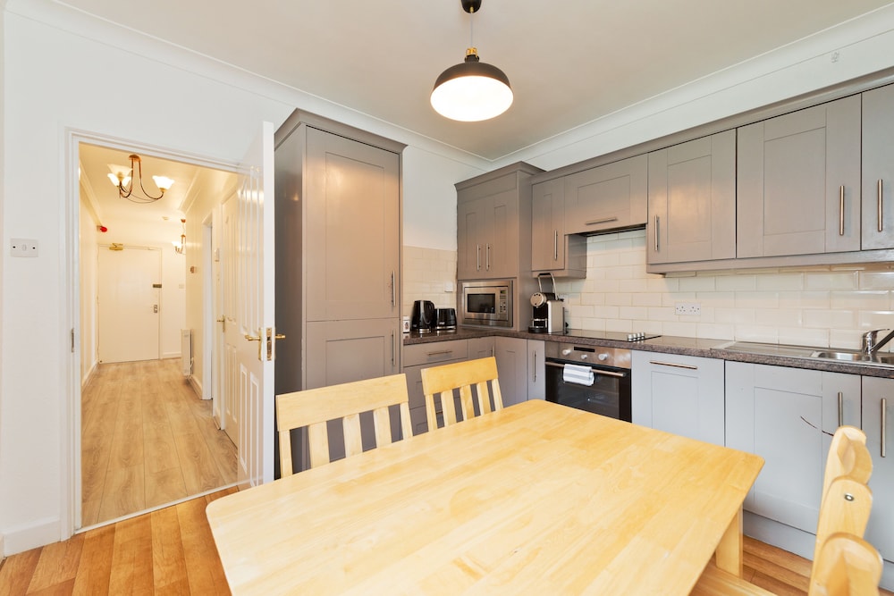 your place - Ballsbridge Court