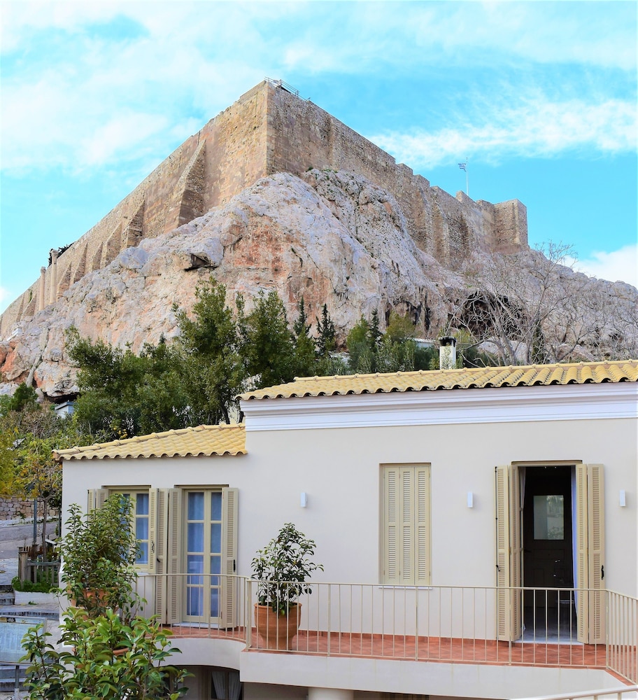Acropolis Suites