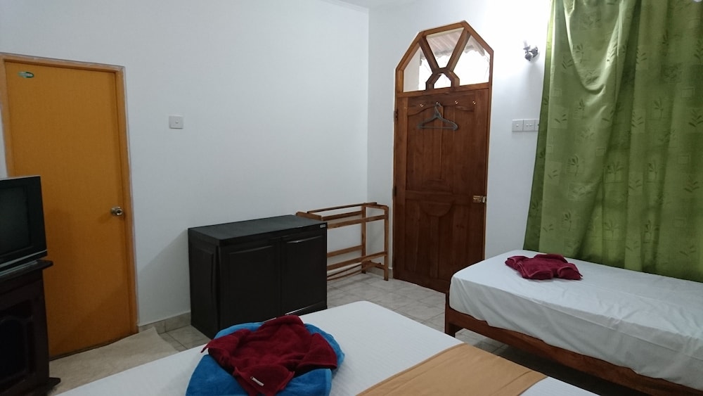 Thuruliya Lodge Habarana
