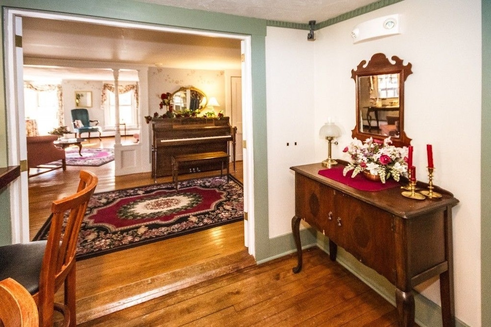 Rosewood Country Inn