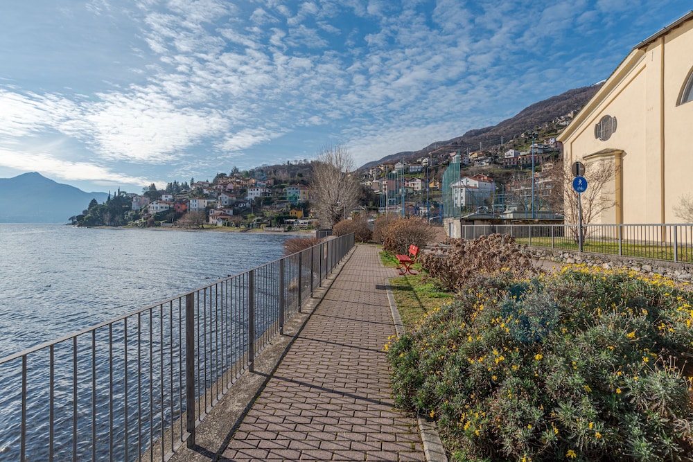 Pianello Charming Lake View