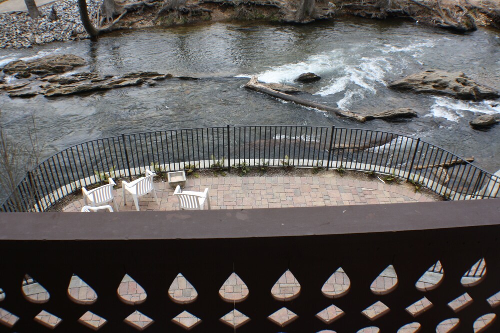 Helendorf River Inn, Suites & Conference Center