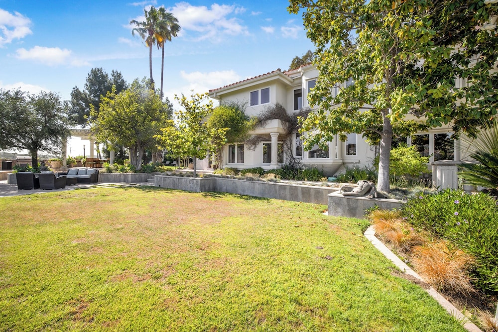 Villa Clarinda - Architect-designed Dream Estate With Theater & Outdoor Oasis