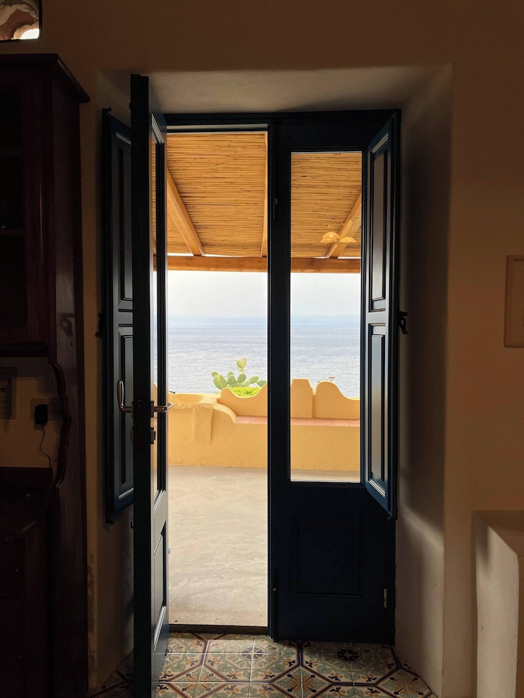 Casa Bacco, Capistello