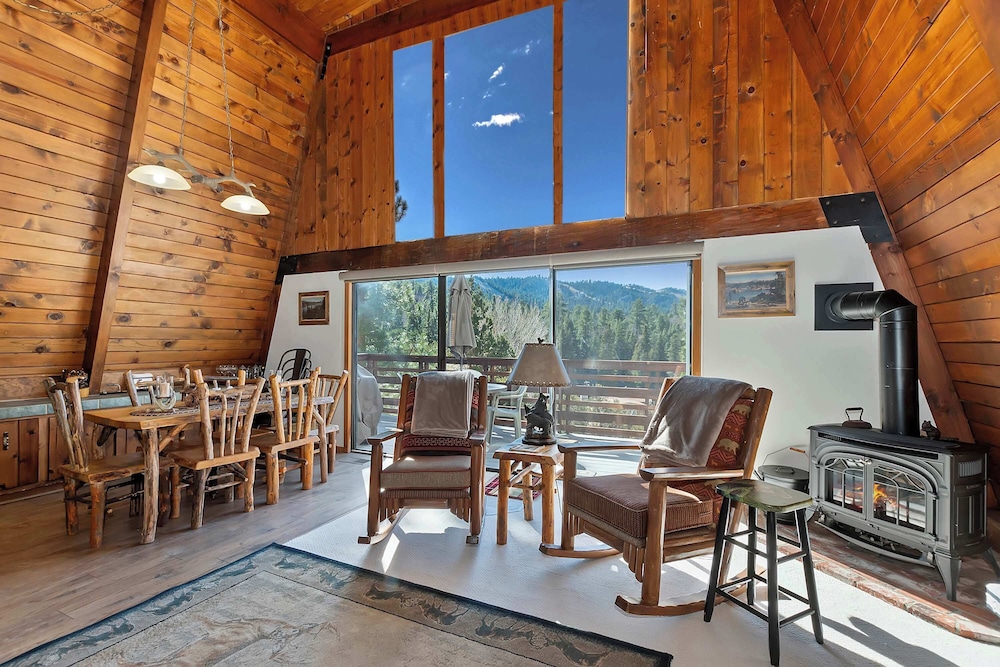 Yosemite Pines Cabin - Sleeps 6