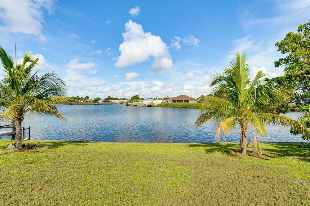 4 Mi to Beach: Canal-front Home in Port Charlotte!