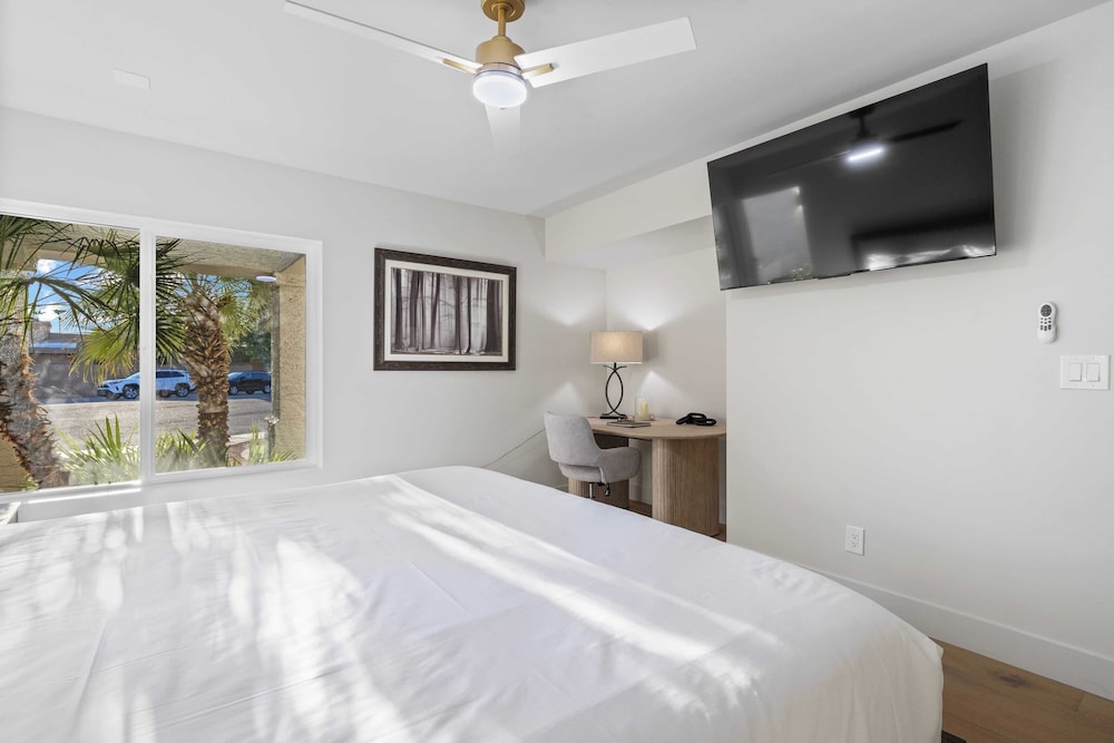 El Dorado by Avantstay Luxe 4BR w/ Pool, Putting Green, Fireplace Near Kierland