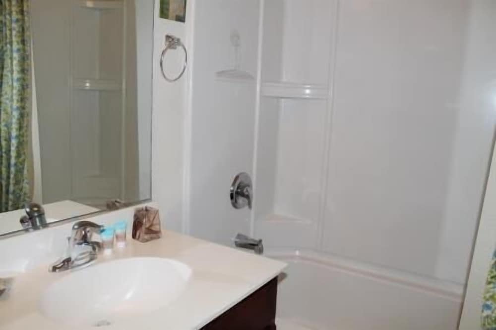 4604 Bay Village