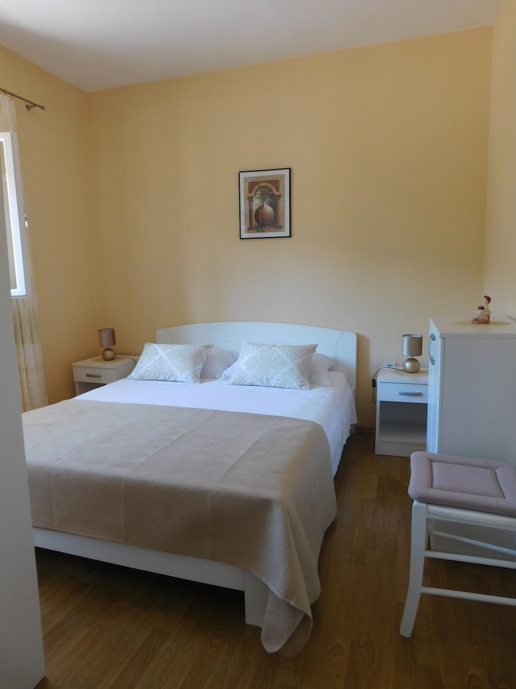 Island Bonaca Apartments