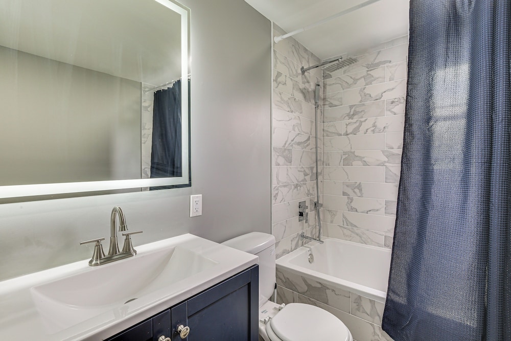 3 Mi to Main St: Modern New Paltz Home