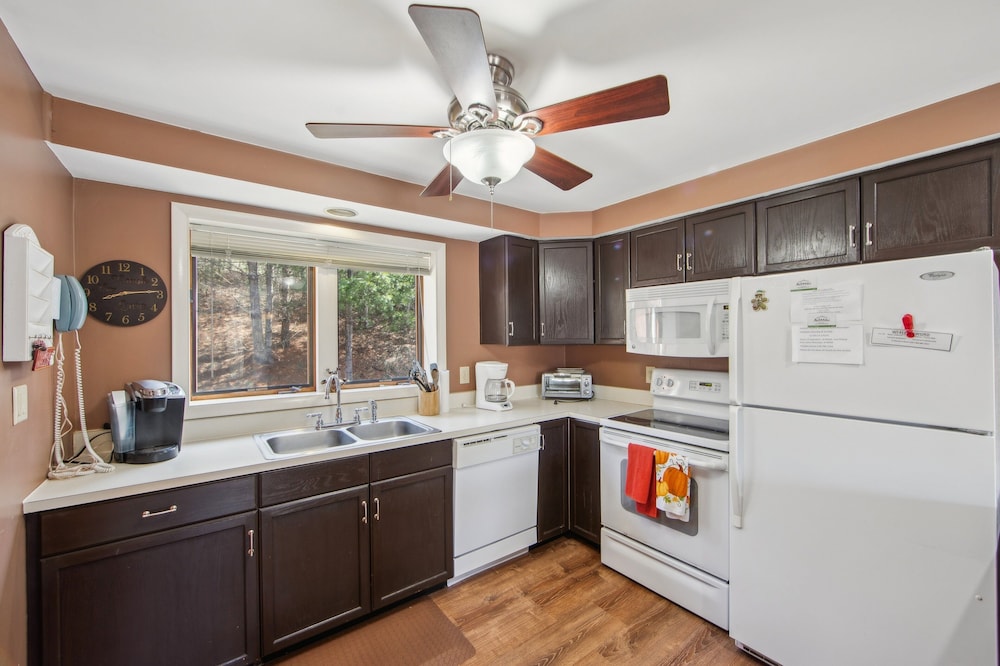 Hawkeye 21e - Spacious Townhome For Families 2 Bedroom Townhouse by The Summit at Gore Mountain