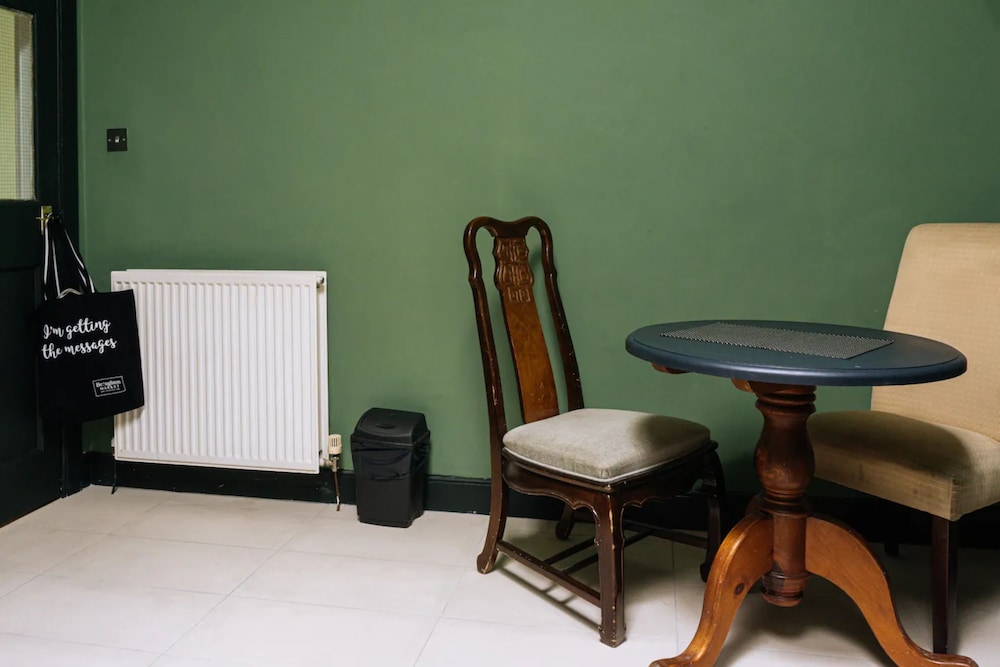 Grade A Listed 2 Bedroom In Edinburgh view 4