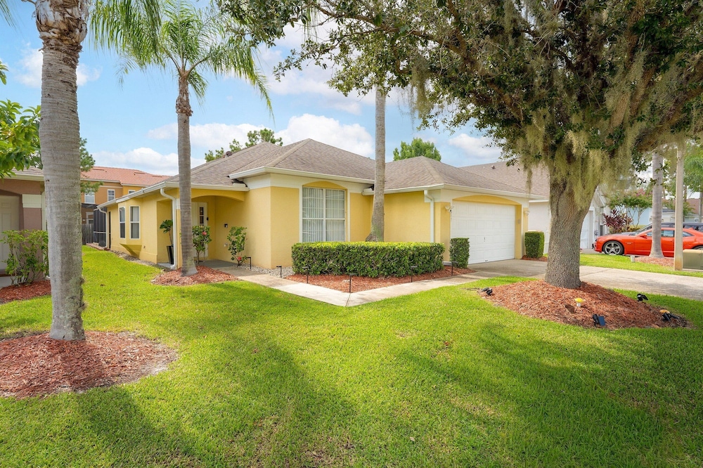 Carpet-free 4BR w/ Pool, 2 Master Bds, Near Disney