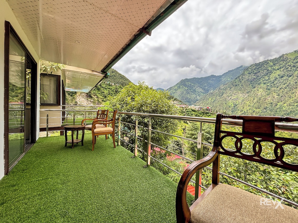 The Sona Heli Resort