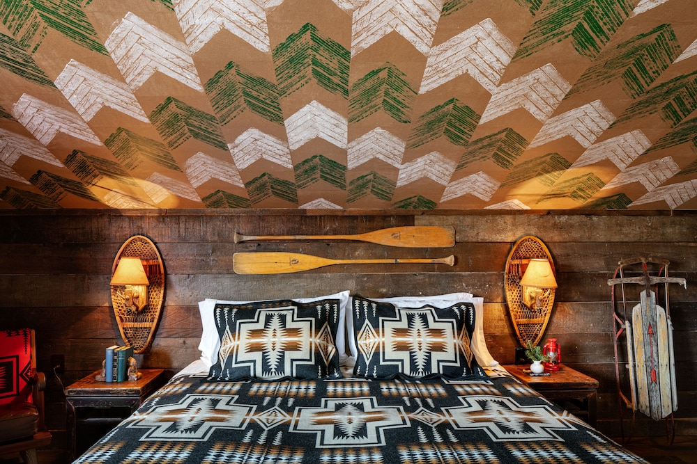 Urban Cowboy Lodge 12