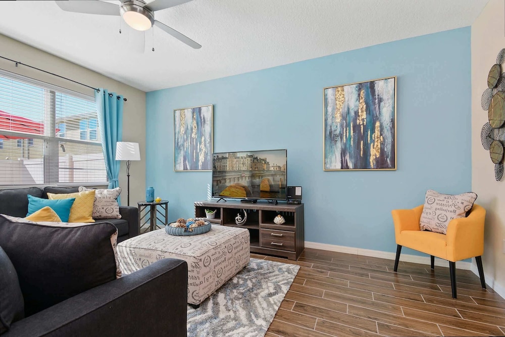 Resort-style 4BR Home Gated Community Near Disney