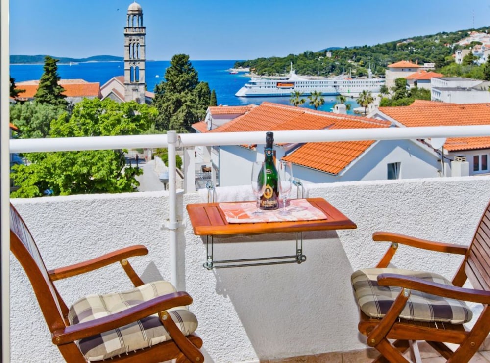 Charming and Sunny Hvar Apartments