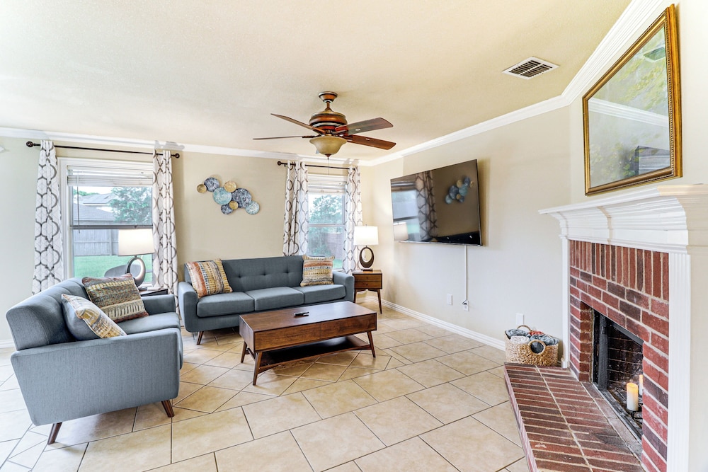 Near At&t Stadium & Six Flags: Texas Family Home!
