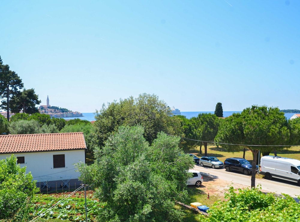 Classic and Elegant Rovinj Apartments With Balcony