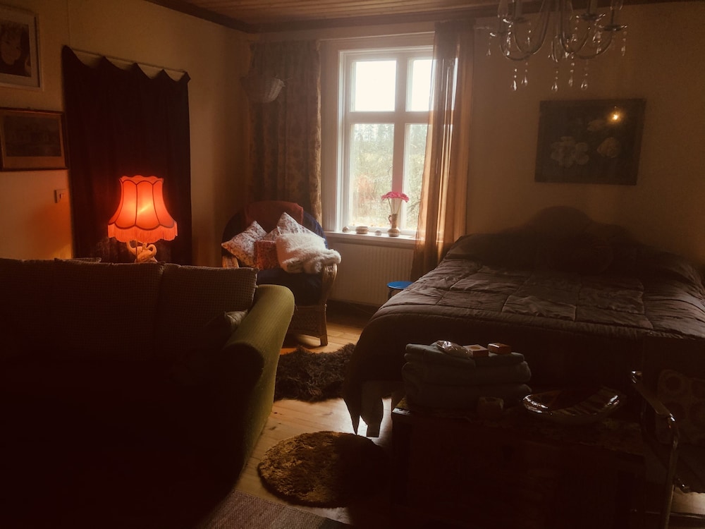 Captivating 1-bed Studio view 5
