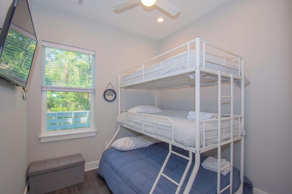 440 Porpoise Dr view 3