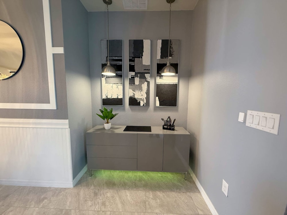 Upstay 20 Guest Capacity Mansion Near Disney
