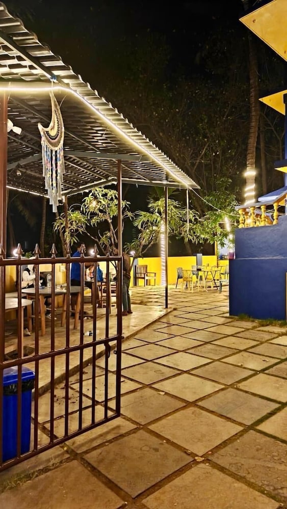 Karma Stays Hostel Morjim