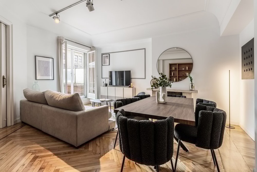 Real - 3 Bedroom and Terrace in Almagro