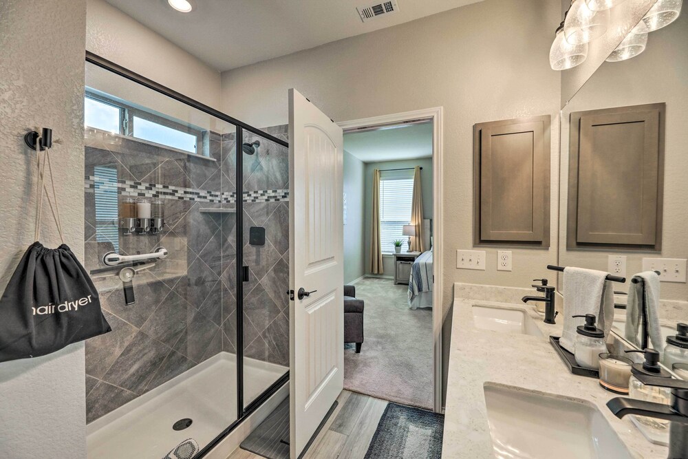 Charming Home Near Austin w/ Grill & Porch! - Image 3