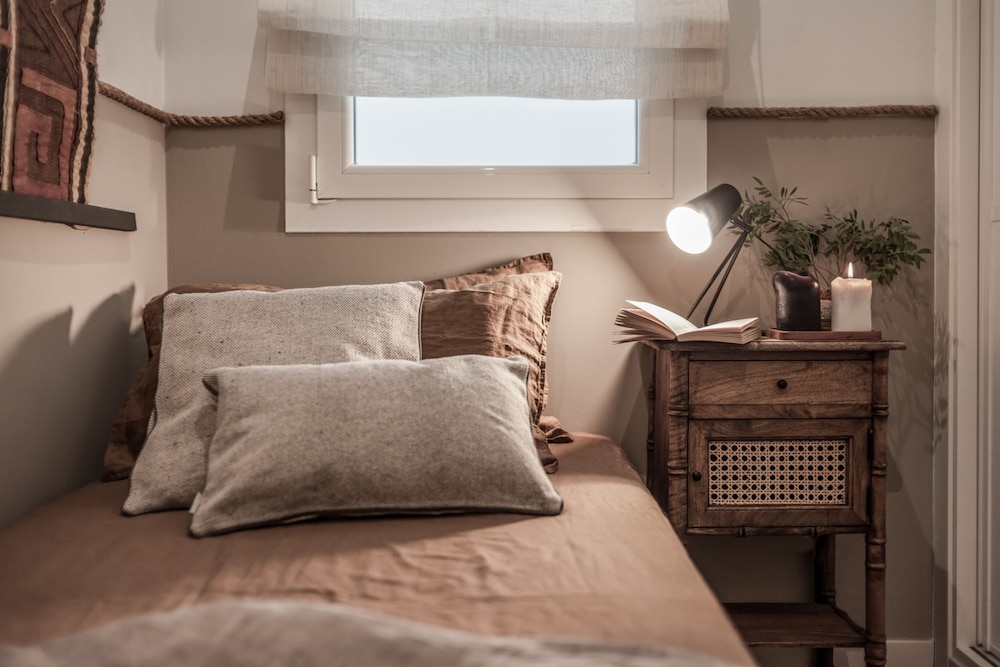 Yangambi - 2 Bedrooms and Office in Lista