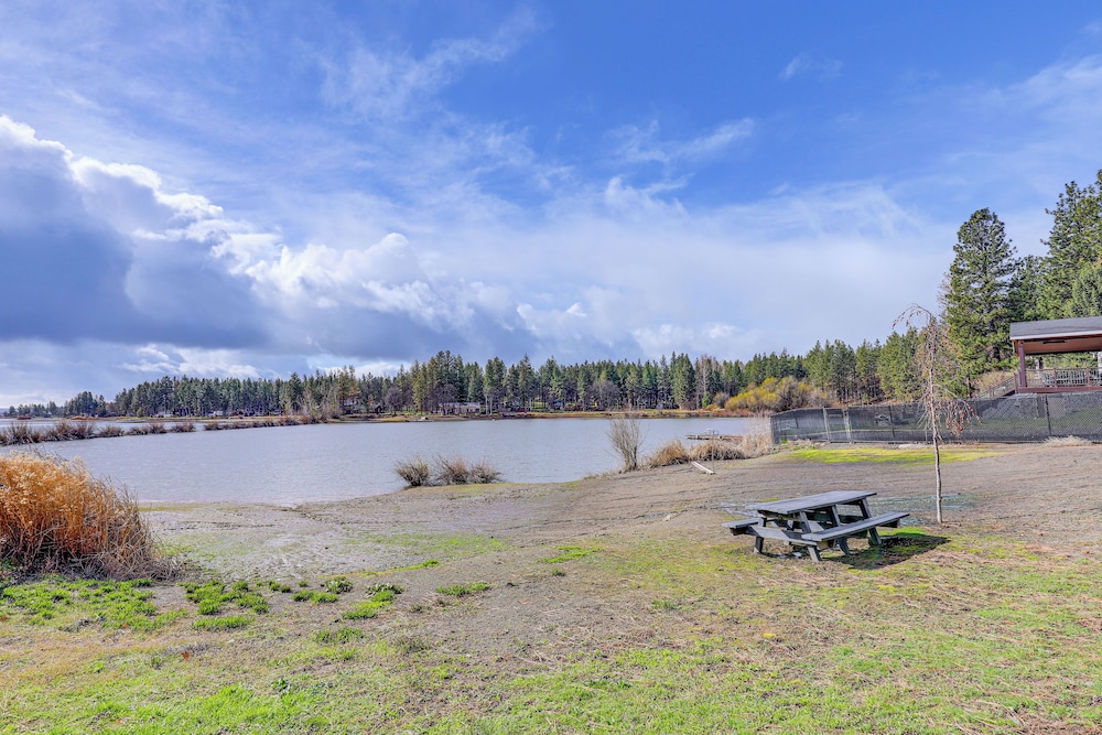 Steps to Pine Hollow Reservoir: Home w/ Fire Pit!