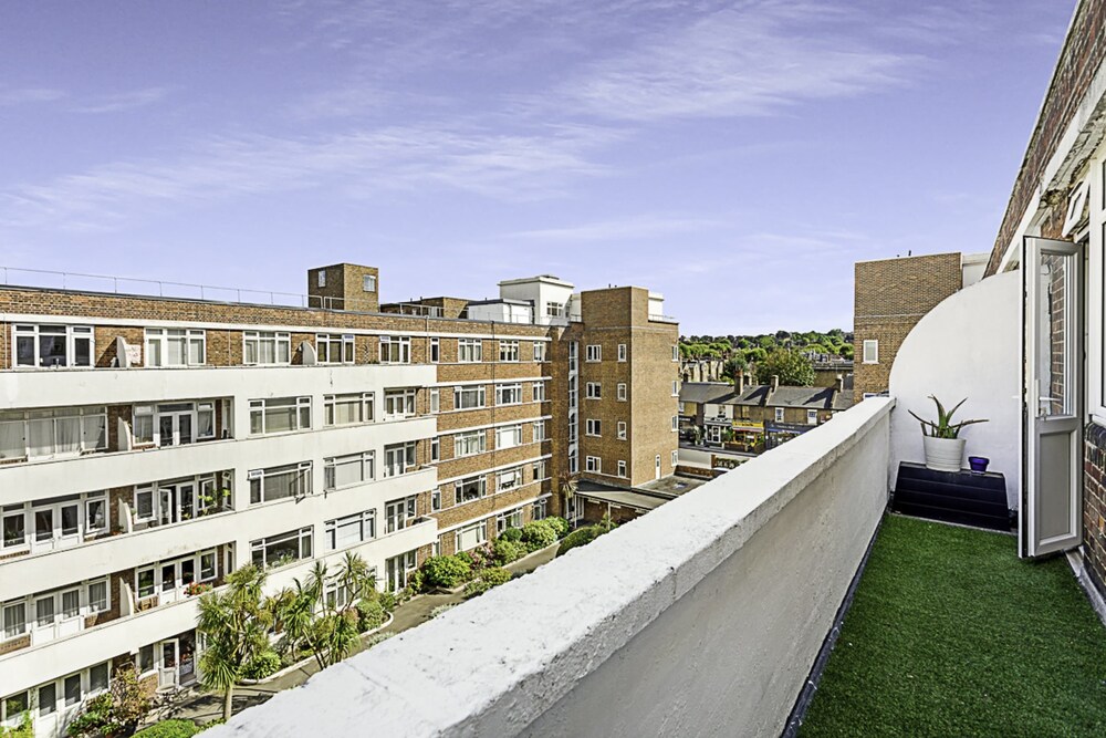 balcony