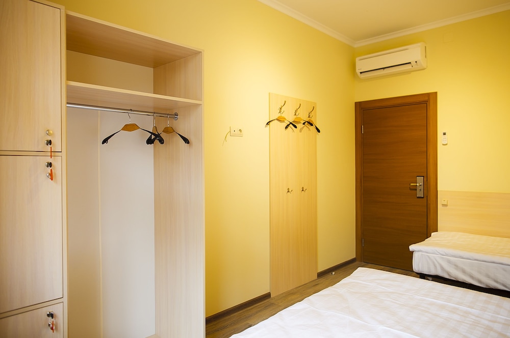 Portal Hostel and Hotel