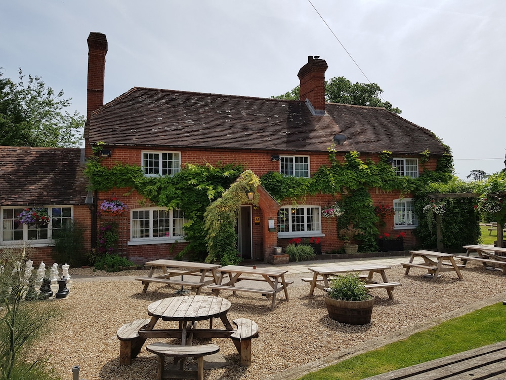 Romsey Vacations - The Star Inn - Property Image 12