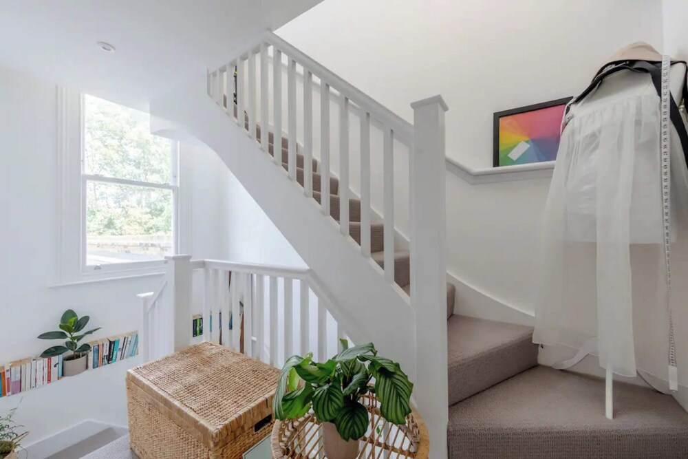 Bright & Beautiful 1BD Flat - Hackney Central