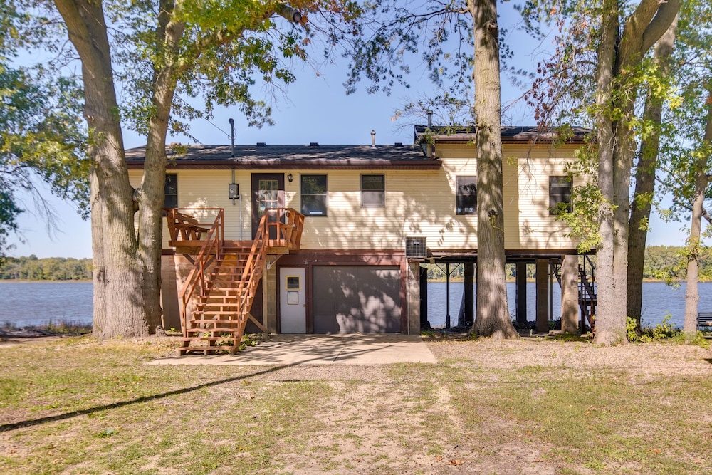 Riverfront Fulton Vacation Rental w/ Deck & Grill! in Albany, US