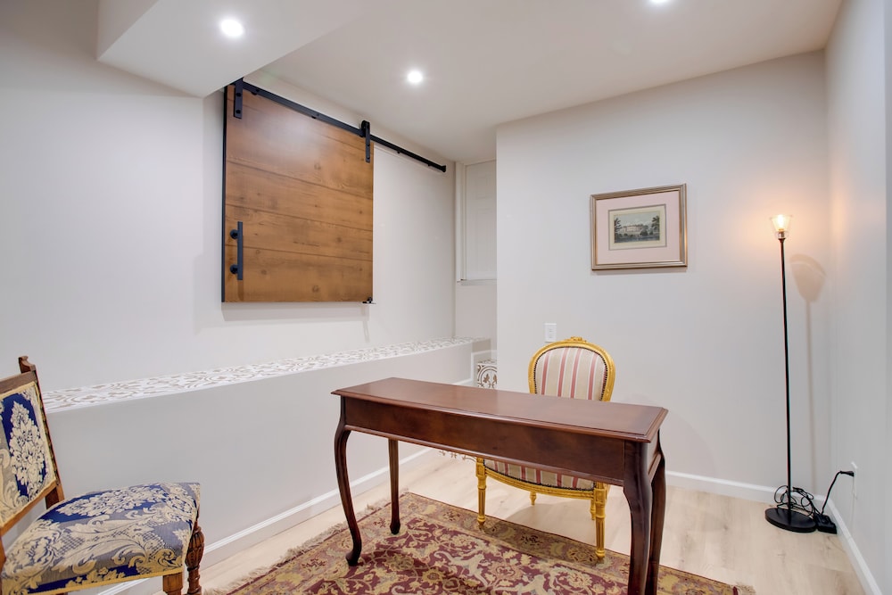 2 Mi to Dtwn: Walkable Cheesman Park Apt