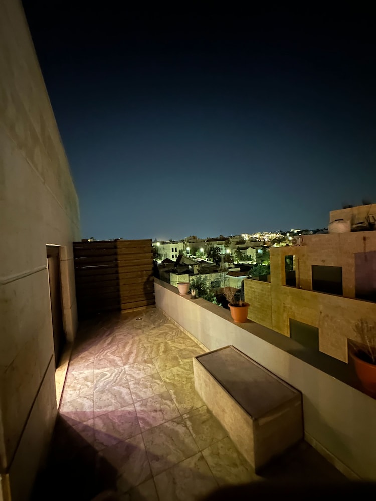 Charming Amman Apartment With Electric Heating & Pool Access