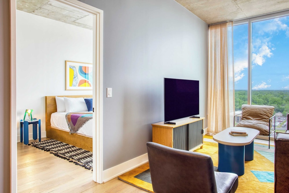 New Austin High Rise Near DT Luxe Amenities, Rooftop Pool, Gym+yoga Studio